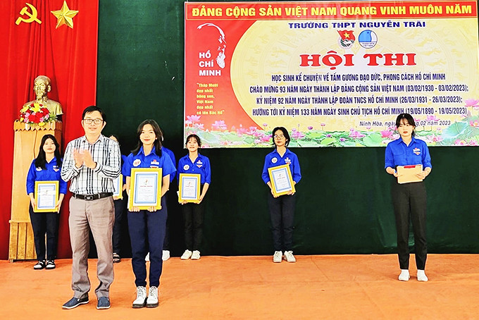 Hội thi học sinh kể chuyện về tấm gương đạo đức, phong cách Hồ Chí Minh  tại Trường THPT Nguyễn Trãi (thị xã Ninh Hòa).