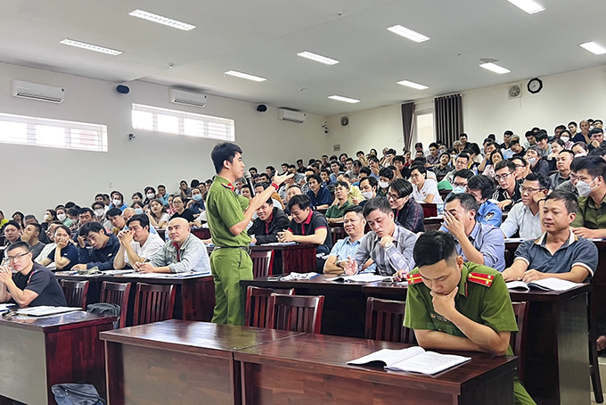 Bồi dưỡng nghiệp vụ cho hơn 200 đội viên phòng cháy, chữa cháy