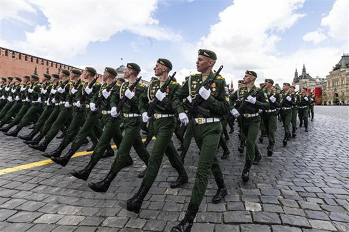 Lực lượng quân nhân Nga tham gia lễ duyệt binh kỷ niệm 77 năm Chiến thắng phátxít (1945-2022) trên Quảng trường Đỏ ở Moskva, ngày 9/5/2022. (Ảnh: THX/TTXVN)
