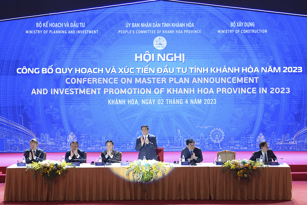 Thủ tướng Phạm Minh Chính điều hành hội nghị.