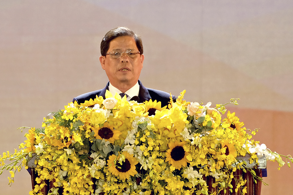 Chủ tịch UBND tỉnh Nguyễn Tấn Tuân tiếp thu chỉ đạo của Thủ tướng Chính phủ Phạm Minh Chính.