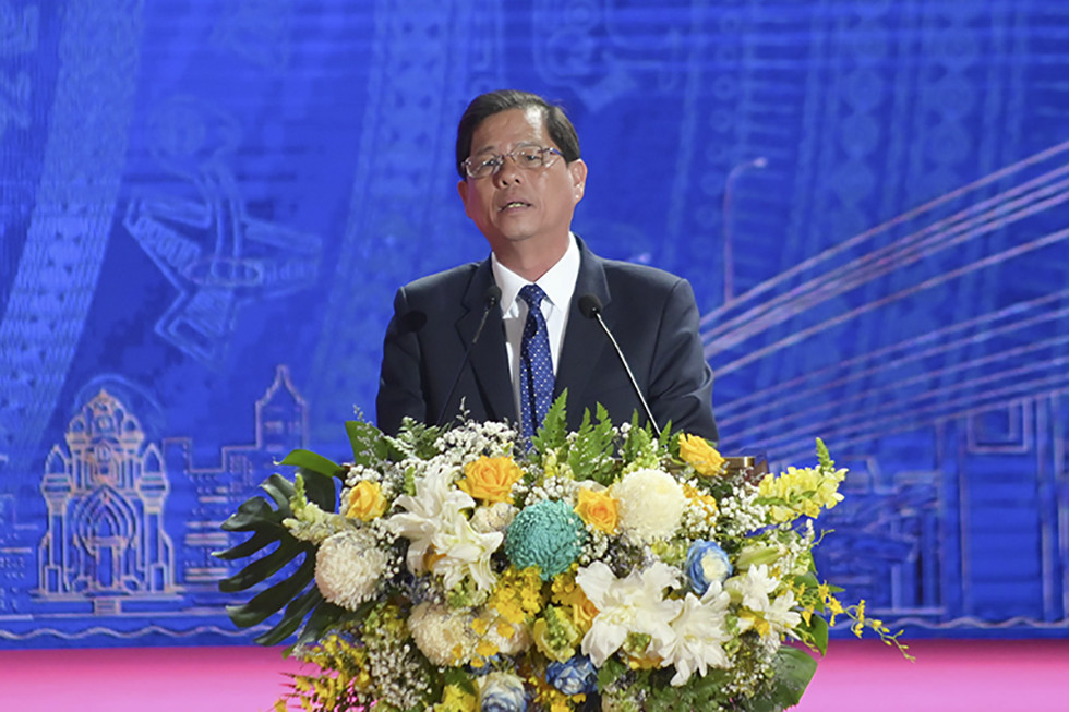 Chủ tịch UBND tỉnh Khánh Hòa Nguyễn Tấn Tuân phát biểu khai mạc hội nghị.