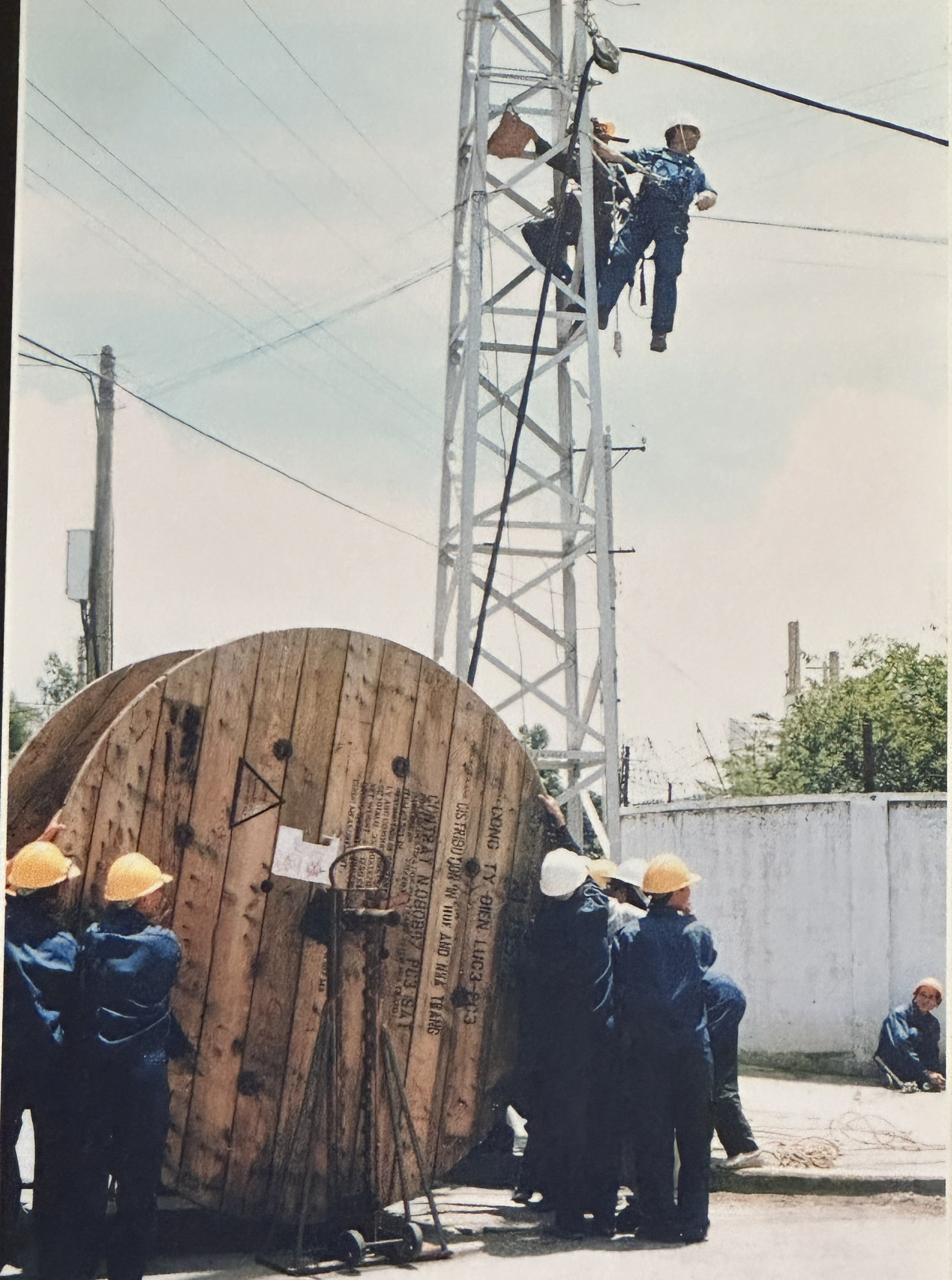 Thi công lưới truyền tải những năm 90