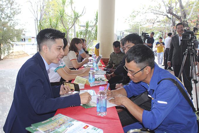 Tư vấn, tuyển chọn lao động  đi làm việc ở nước ngoài tại thị xã Ninh Hòa.