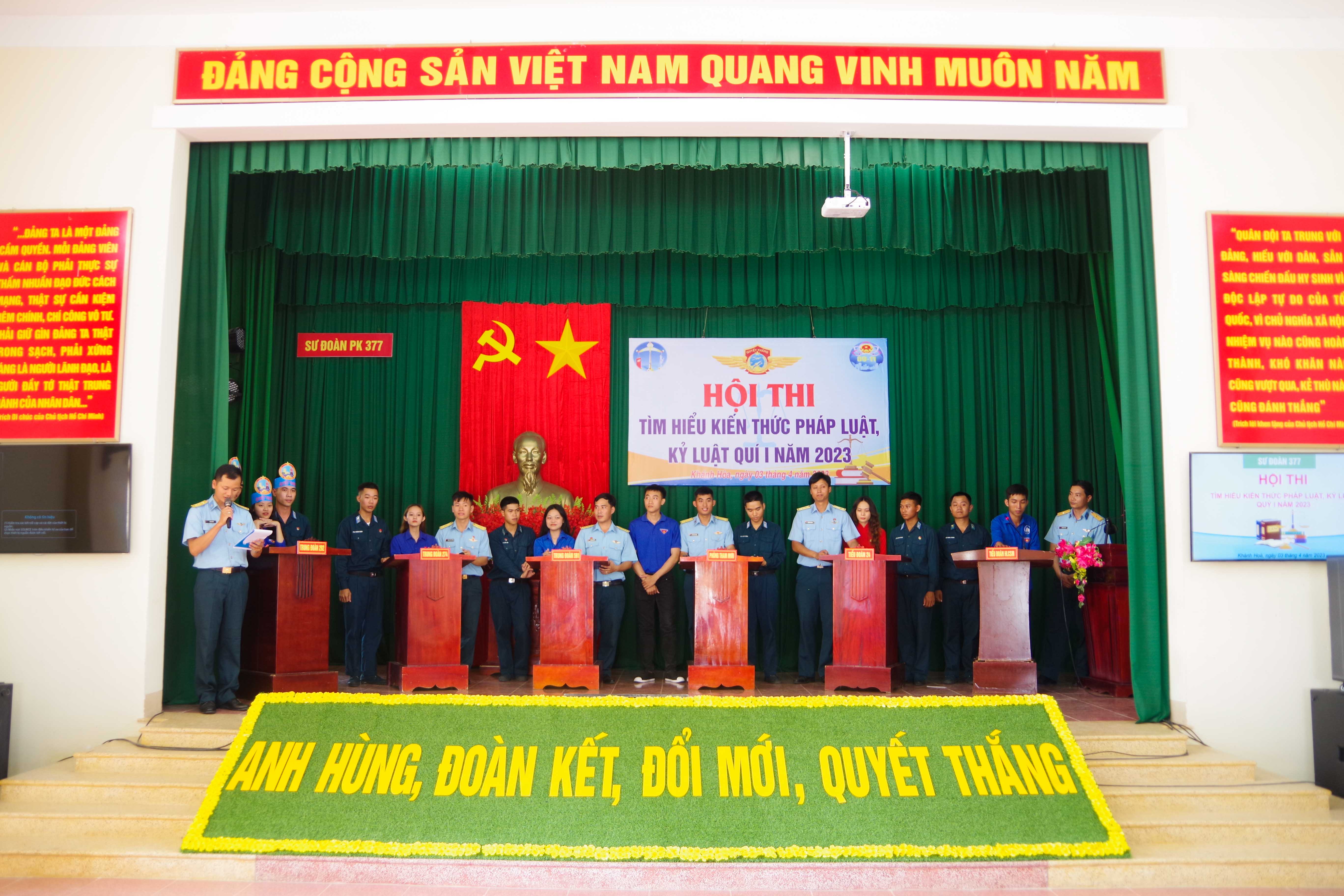 Các đội tham gia thi tài