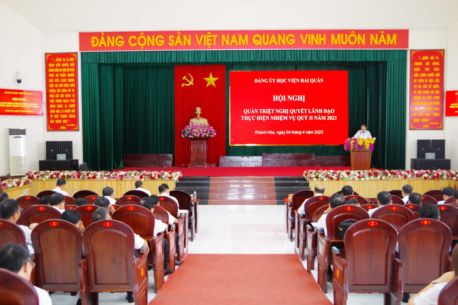 Quang cảnh hội nghị 