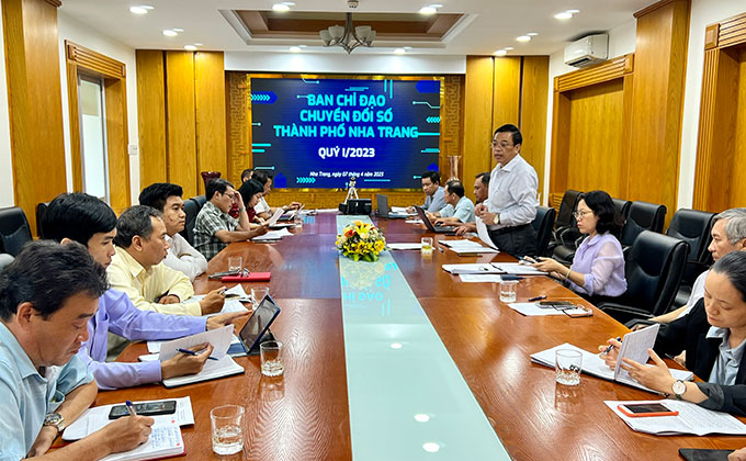 Ông Nguyễn Sỹ Khánh kết luận cuộc họp.